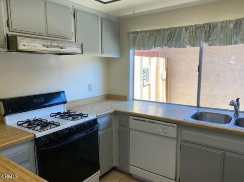 760 Nandina Pl, Oxnard CA  93036-1967 exterior