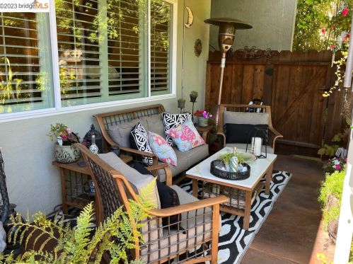 2028 Damuth St, Oakland CA  94602-2450 exterior