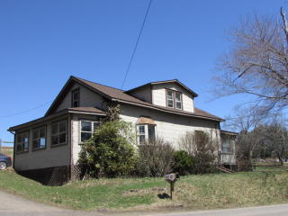 106 Conyngham Drums Rd, Sugarloaf, PA 18249-3057