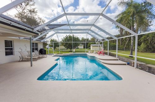 16745 Wiltshire Dr, Town Of Loxahatchee Groves FL  33470-4060 exterior