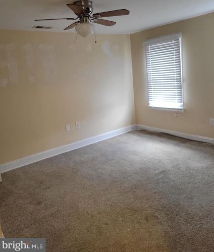 5215 Dix St, Washington DC 20019-6648 exterior