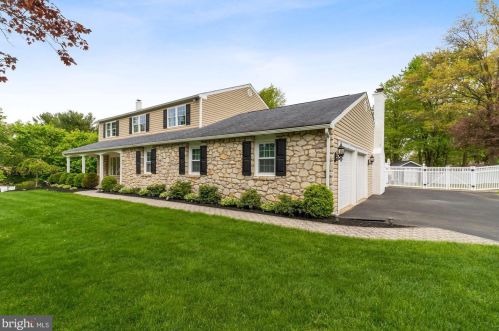 85 Shady Lawn Dr, Southampton, PA 18966-1623