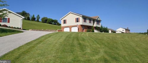 1119 Impounding Dam Rd, Hanover, PA 17331-8421