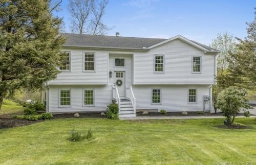 97 Twin Pond Rd, Litchfield, CT 06787-1242