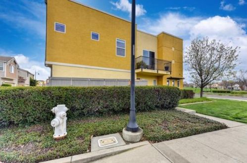 10948 Tower Park Dr, Rancho Cordova CA  95670-6264 exterior