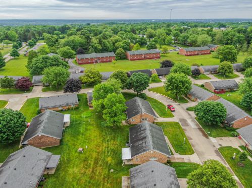 2219 Manhattan Blvd, Springfield OH  45504-4256 exterior