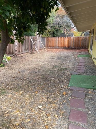 266 Thompson Ave, Mountain View CA  94043-4215 exterior