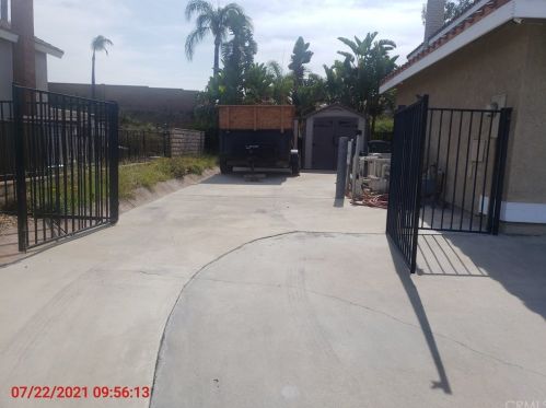 6612 Hemingway Dr, Riverside, CA 92506-4908