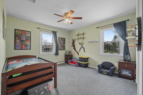 2 Mohawk Ln, Yorktown Hgts NY  10598-6328 exterior