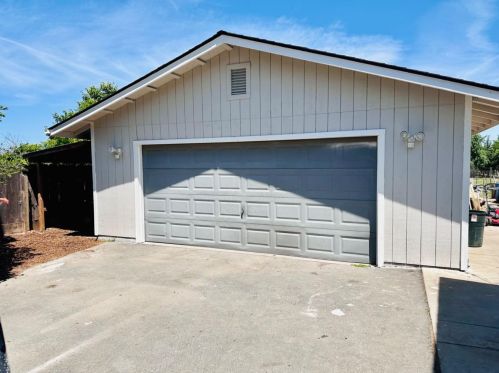 13215 Lake Rd, Hickman, CA 95323-9628