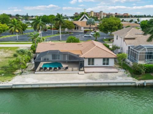 773 Holly Ct, Marco Island FL  34145-1915 exterior