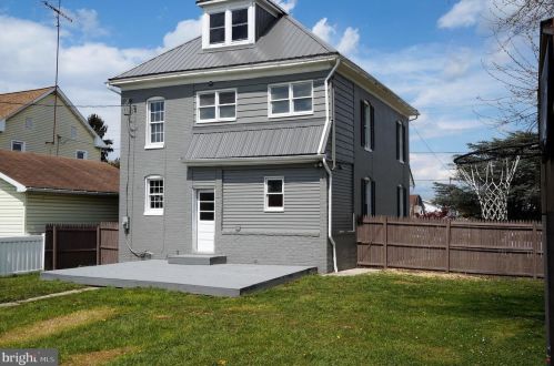 655 Baer Ave, Hanover PA  17331-2706 exterior