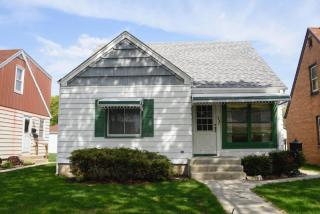 3838 16th St, Milwaukee, WI 53221-1624