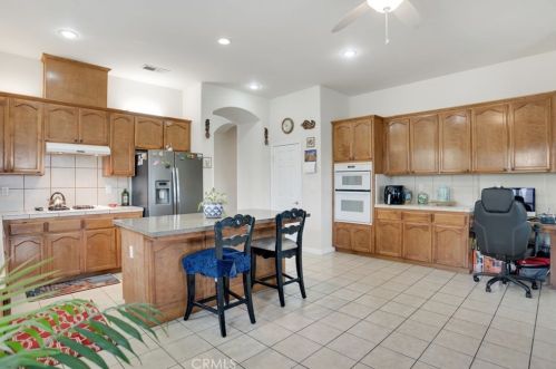 6608 Montagna Dr, Bakersfield CA  93306-7658 exterior