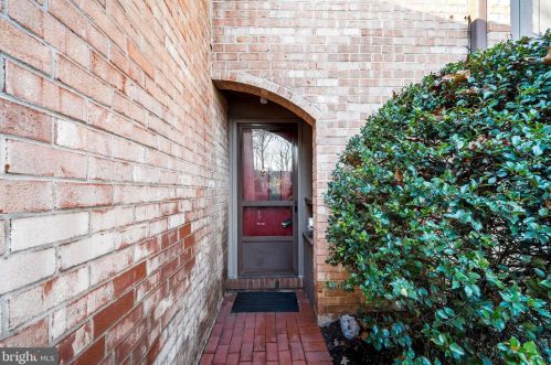148 Woodgate Ln, Paoli, PA 19301-1448