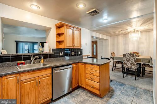 701 School Line Dr, Norristown, PA 19406-3510