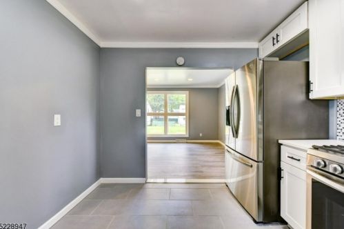 124 Camden Rd, Parsippany NJ  07054-3107 exterior