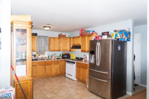 66 3 St, Paterson NJ 07522-1845 exterior