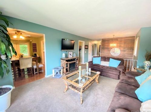 165 Juniper Ridge Dr, Waterbury CT  06708-1934 exterior