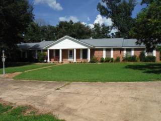 365 Red Loving Rd, Lufkin, TX 75901-4369