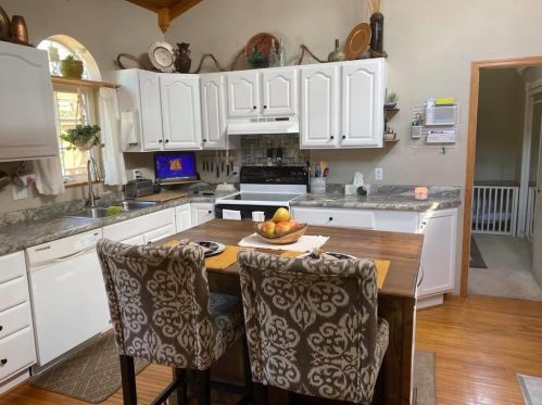1524 23rd St, Manitowoc, WI 54220-1727