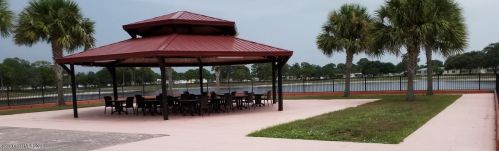 817 Oriole Cir, Sebastian FL  32976-7520 exterior