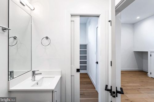 2905 Georgia Ave, Washington DC  20001-3805 exterior