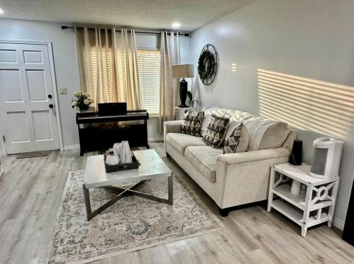 6430 Bell Bluff Ave, San Diego CA  92119-1026 exterior