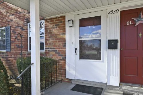 2539 Jerusalem Ave, North Bellmore, NY 11710-1828