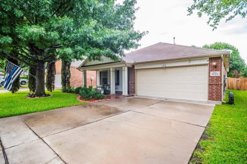 9880 Willowick Ave, Fort Worth, TX 76108-4811