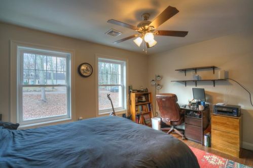 180 Briar Hill Rd, Groton CT  06340-2652 exterior