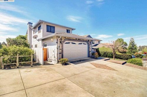 4945 Seaview Ave, Hayward, CA 94546-2346