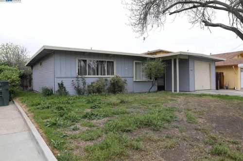 3125 Hacienda Dr, Concord, CA 94519-2239