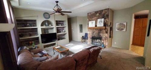 1643 Vly Dr, Mohave Valley AZ  86440-8583 exterior