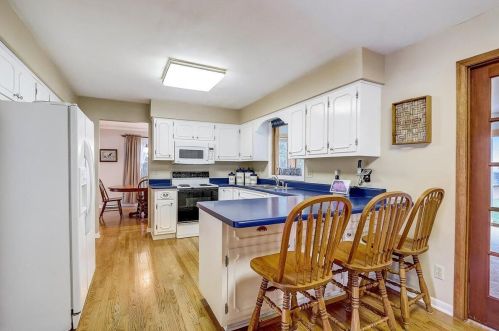 1226 Wedgewood Dr, Waukesha WI  53186-6753 exterior