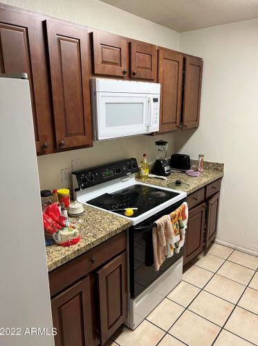 253 Doran, Mesa, AZ 85204-2372