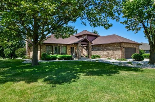 1432 Country Club Ln, Watertown WI  53098-4345 exterior