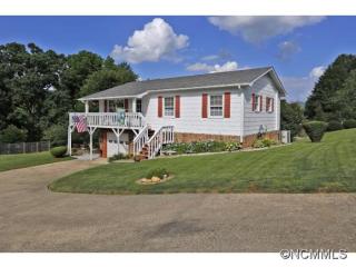 35 Bellhaven Ct, Clyde, NC 28721-8710