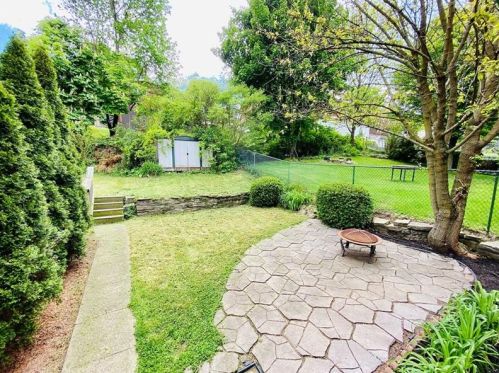 3006 Brentwood Ave, Pittsburgh PA  15227-2817 exterior