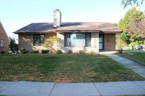 810 Kimberly Ave, Kimberly WI  54136-1517 exterior
