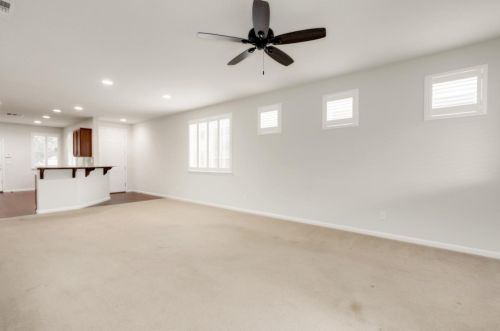 7500 Abbey Cir, Elk Grove CA  95757-5103 exterior