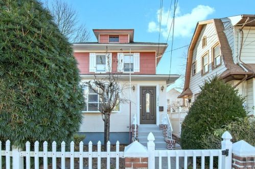10048 210th St, Jamaica, NY 11429-1045