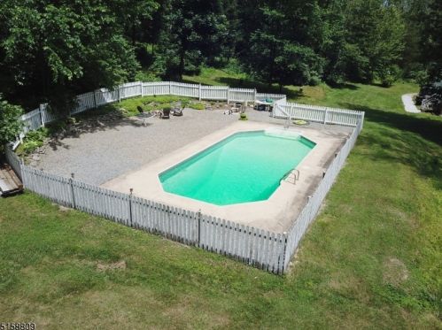 36 Pidgeon Hill Rd, Wantage NJ  07461-2729 exterior