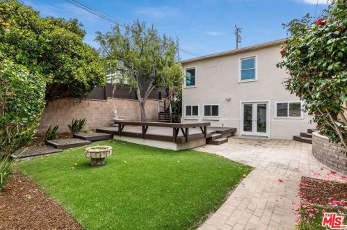 609 35th St, Manhattan Beach CA  90266-3427 exterior