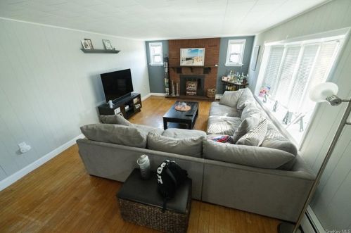 2 Brisman Dr, Thiells NY  10984-1439 exterior