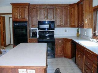 6951 Beechnut Dr, Racine, WI 53402-9517