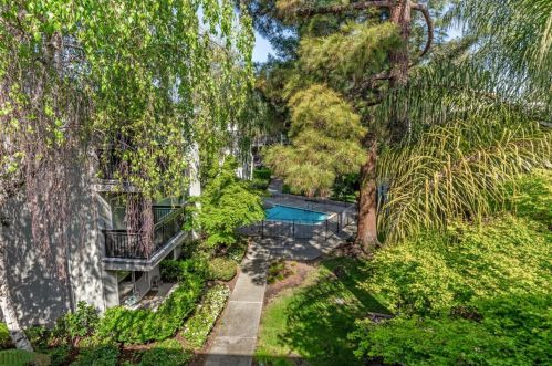 181 Del Medio Ave, Mountain View CA  94040-1070 exterior