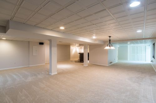 8235 Woodcreek Dr, Florence KY  41042-9119 exterior