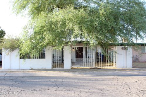 3647 33rd St, Tucson, AZ 85713-4210