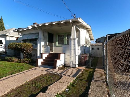 1512 52nd Ave, Oakland, CA 94601-5204